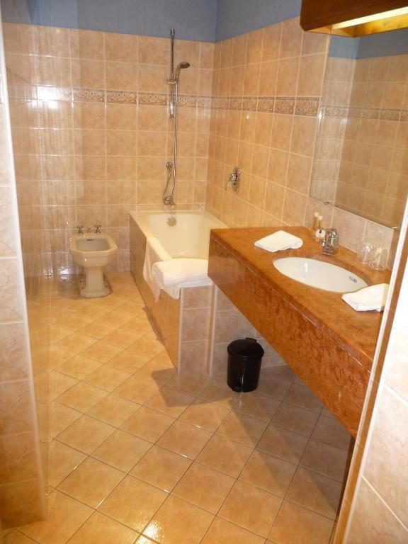 Hotel Sainte Foy Conques Habitación foto